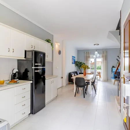 Tatil Evi Beachfront Bliss By Halu! Spacious Nea Skioni