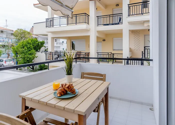 Beachfront Bliss By Halu! Spacious Ferienhaus Nea Skioni